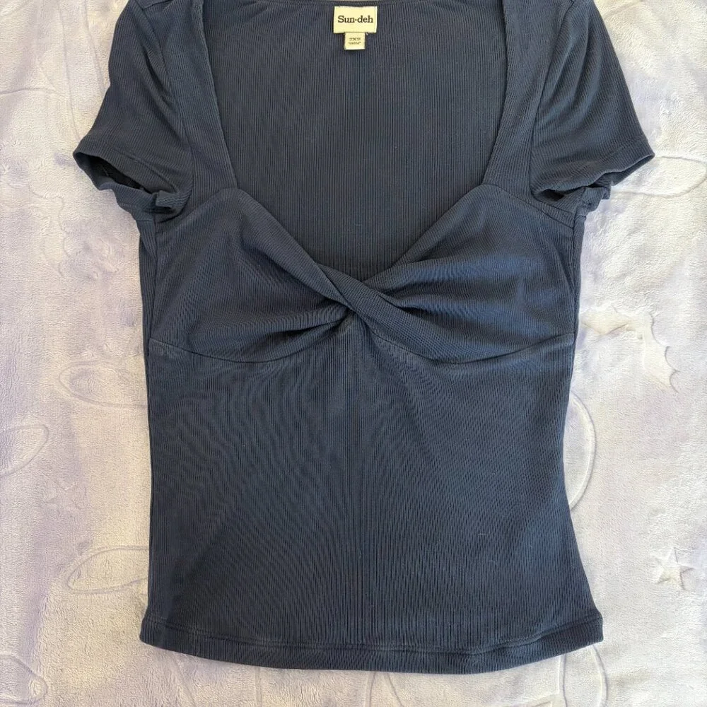 Aritzia Sunday Best Lula Top Shortsleeve in Admiral (Navy) - Picture 2 of 7